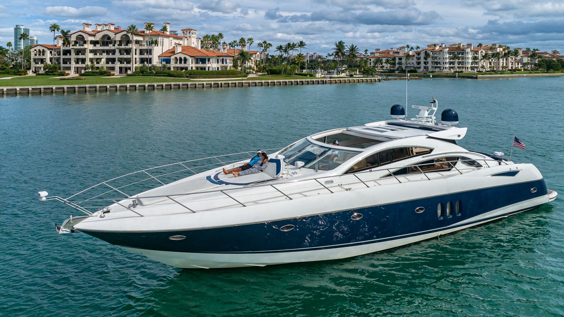 【関税込み】Rhude ブラック Bay Of Angels Yacht Club フーディ Meet the Bou Crew Aboard SV Jubilee